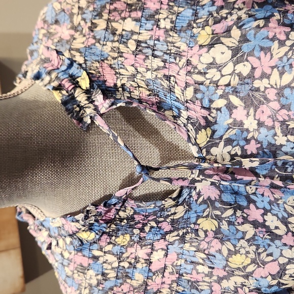 EUC Nanette Women's sz S Floral Blouse - Picture 2 of 5